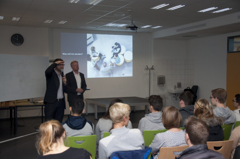 Raimo Klein (links, IT-Consultant) und Matthias Adomat (rechts, Key Account Manager)