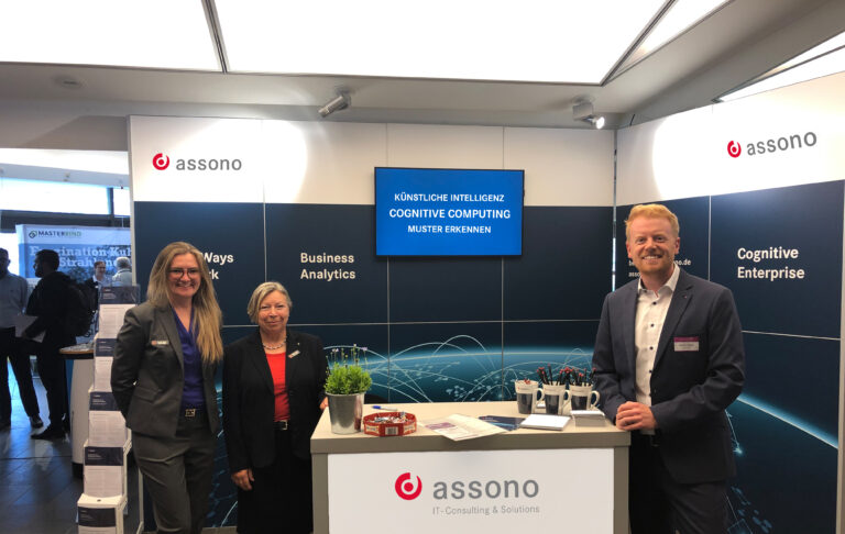 Am assono Messestand konnten Studenten sich im persönlichen Austausch über Jobmöglichkeiten in der IT Branchen bei assono informieren und beraten lassen.