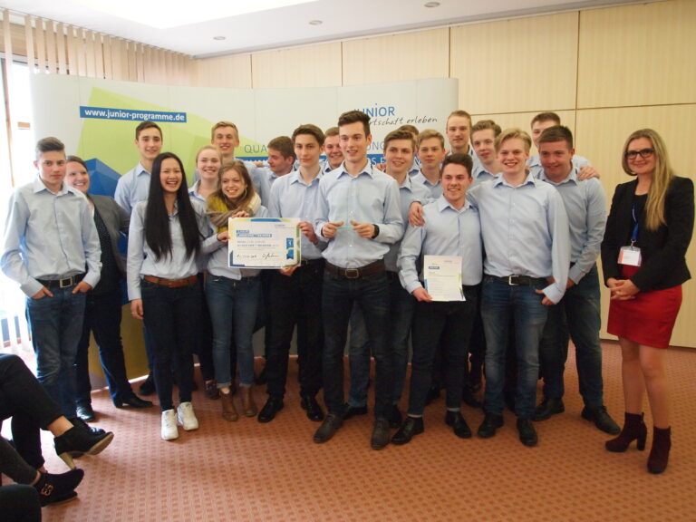 Gewinner des Junior-Expert-Wettbewerbs 2016: die Schülerfirma „Conneckt“