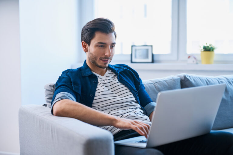 Auch nach 18 Uhr können Kunden Unternehmen über einen Chatbot verlässlich erreichen.