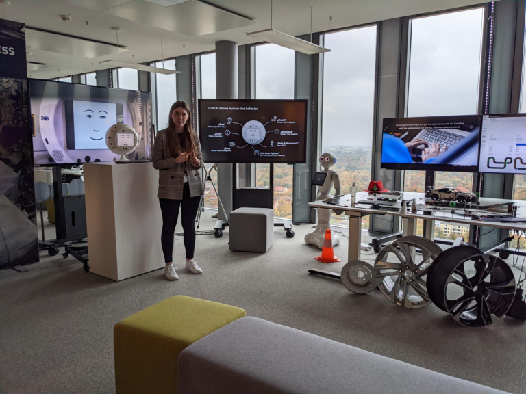 Im Watson Innovation Center konnten die Teilnehmer innovative Projekte von IBM bestaunen.