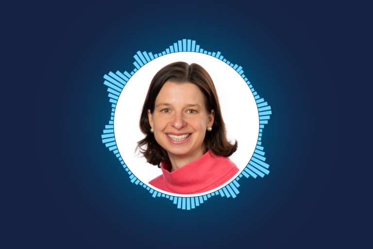 Sophie Hundertmark ist selbständige Chatbot-Beraterin und Podcasterin.