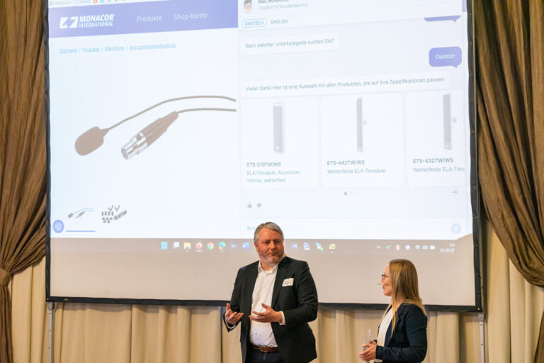 Michael Korte von MONACOR INTERNATIONAL im Interviewgespräch mit assono Projektleiterin Isabelle Wieser.