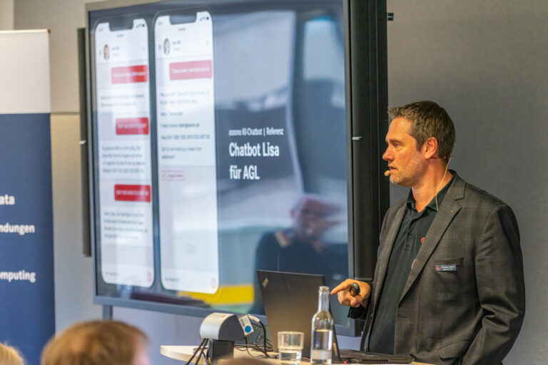 Thomas Bahn stellte unter anderem noch einmal das Thema Datenschutz beim assono KI-Chatbot in den Fokus.